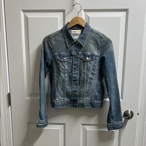 Future Favorites women’s Classic Blue Denim Jacket size XS NWOT 316
